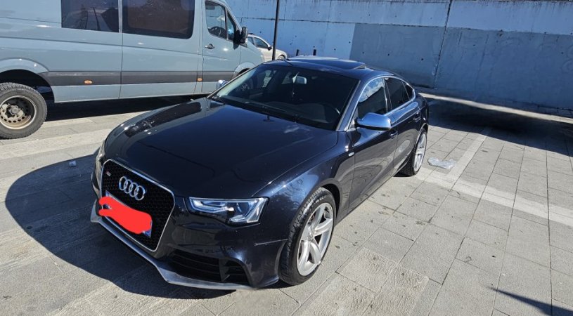 Tirane, shitet makine Audi A5 Look Rs5 Nafte, gri e erret automatik Klima 193.000 km 8.700 €