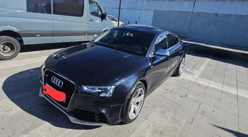 Tirane, shitet makine Audi A5 Look Rs5 Nafte, gri e erret automatik Klima 193.000 km 8.700 €