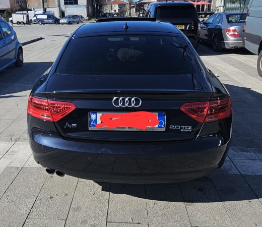 Tirane, shitet makine Audi A5 Look Rs5 Nafte, gri e erret automatik Klima 193.000 km 8.700 €
