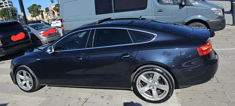 Tirane, shitet makine Audi A5 Look Rs5 Nafte, gri e erret automatik Klima 193.000 km 8.700 €