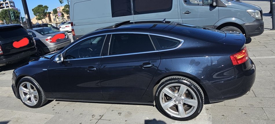 Tirane, shitet makine Audi A5 Look Rs5 Nafte, gri e erret automatik Klima 193.000 km 8.700 €