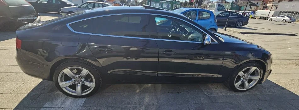 Tirane, shitet makine Audi A5 Look Rs5 Nafte, gri e erret automatik Klima 193.000 km 8.700 €