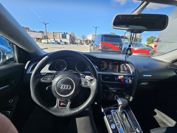 Tirane, shitet makine Audi A5 Look Rs5 Nafte, gri e erret automatik Klima 193.000 km 8.700 €