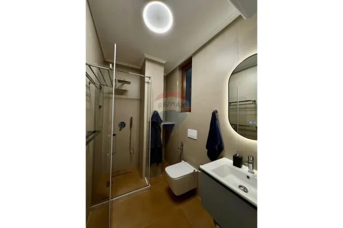 Tirane, shes garsonier 1+1 Kati 8, 61 m² 210.000 € 