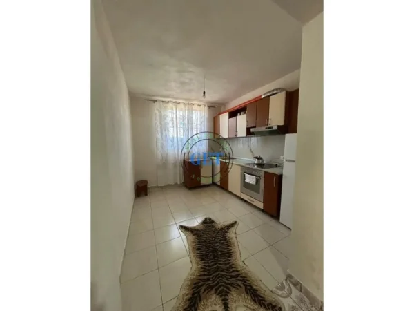 Durres, jepet me qera 2+1 Kati 1, 130 m² 250 € (Porto Romano)