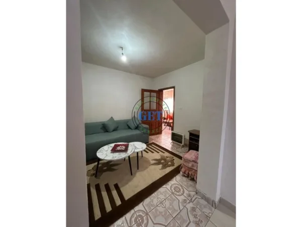 Durres, jepet me qera 2+1 Kati 1, 130 m² 250 € (Porto Romano)