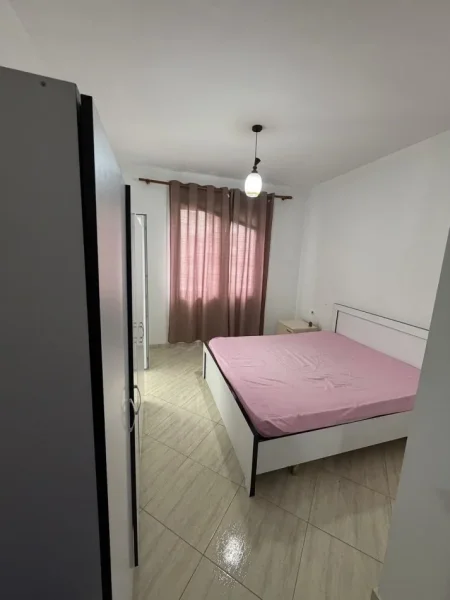 Tirane, jepet me qera apartament 1+1+Ballkon Kati 3, 77 m² (Tehodor keko)