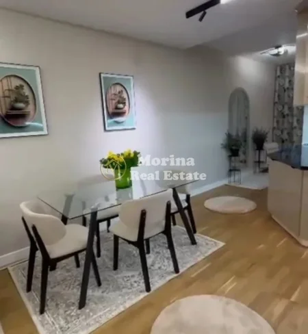 Tirane, jepet me qera apartament 1+1 Kati 2, 80 m² 900 € (Kopshti Zoologjik)