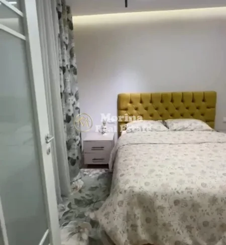 Tirane, jepet me qera apartament 1+1 Kati 2, 80 m² 900 € (Kopshti Zoologjik)