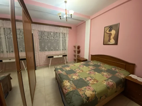 Tirane, jepet me qera apartament 1+1 Kati 4, 45 m² 50.000 leke  (Vaso pasha)