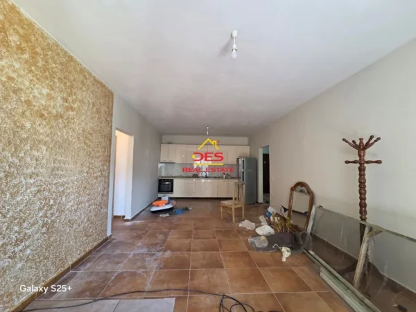 Vlore, shitet apartament 2+1+Ballkon Kati 4, 116 m² 200.000 € (Rruga Çajupi)