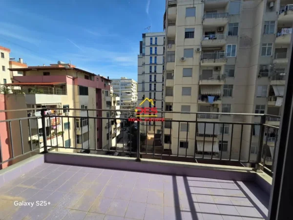 Vlore, shitet apartament 2+1+Ballkon Kati 4, 116 m² 200.000 € (Rruga Çajupi)