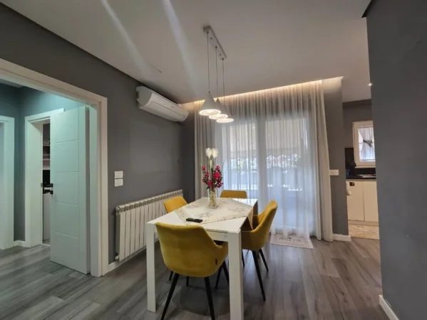Tirane, shitet apartament 2+1 , 108 m² 