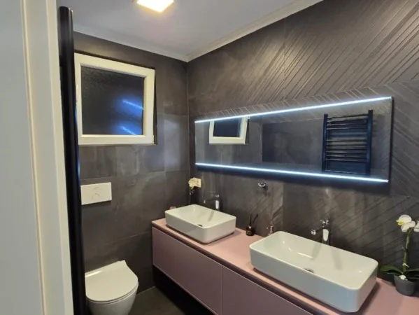 Tirane, shitet apartament 2+1 , 108 m² 