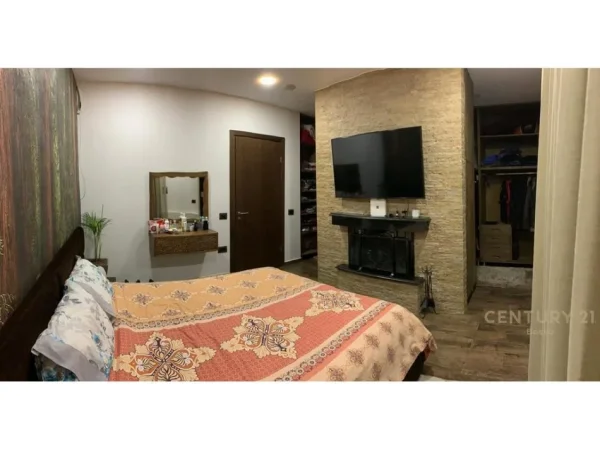 Tirane, jepet me qera apartament+verande | Penthouse Kati 9, 210 m² 1.200 € (Yzberisht)