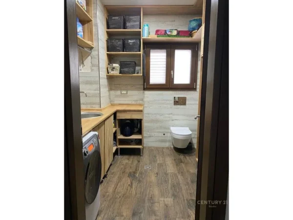 Tirane, jepet me qera apartament+verande | Penthouse Kati 9, 210 m² 1.200 € (Yzberisht)