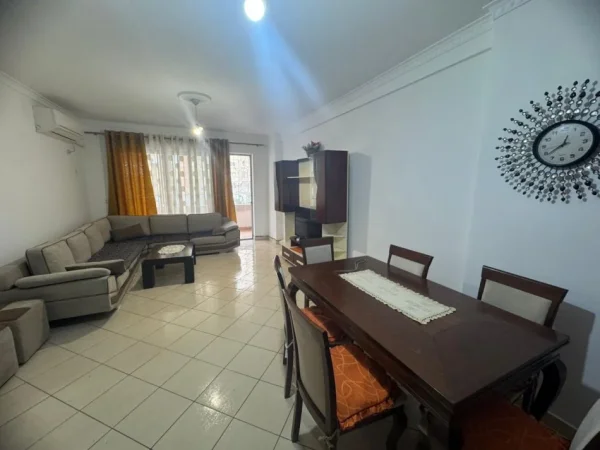 Tirane, jepet me qera apartament 2+1+Ballkon Kati 2, 124 m² 500 € (Astir (bar Artisti))