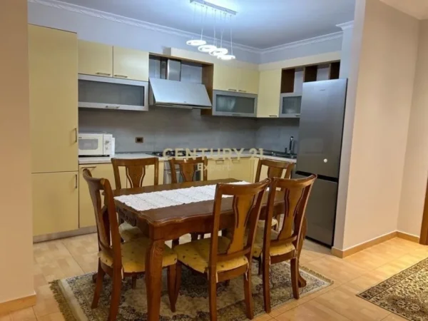 Tirane, jepet me qera apartament 2+1+Ballkon Kati 5, 112 m² 800 € (21 dhjetori)