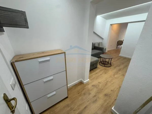 Tirane, jepet me qera apartament 1+1 Kati 6, 70 m² 700 € (MYSLYM SHYRI)