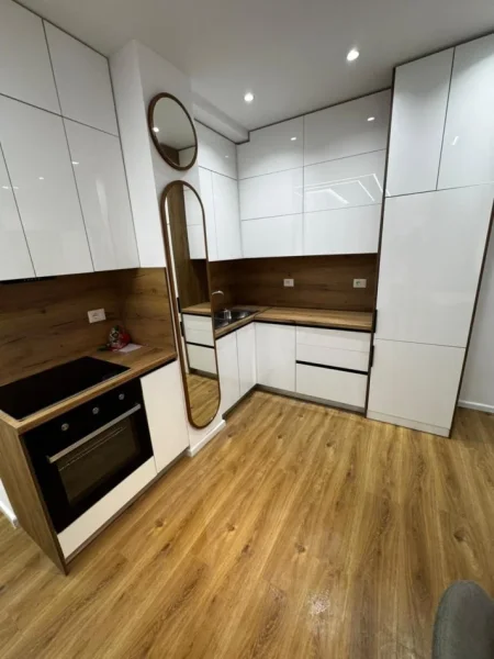 Tirane, jepet me qera apartament 2+1+Ballkon Kati 6, 80 m² 550 € (Rruga Pasho Hysa)