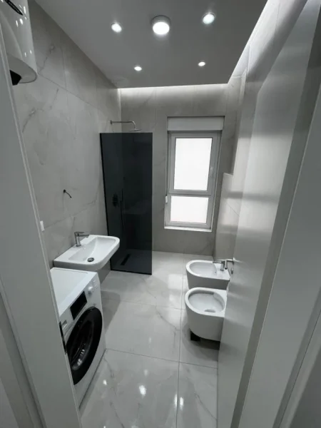 Tirane, jepet me qera apartament 2+1+Ballkon Kati 6, 80 m² 550 € (Rruga Pasho Hysa)