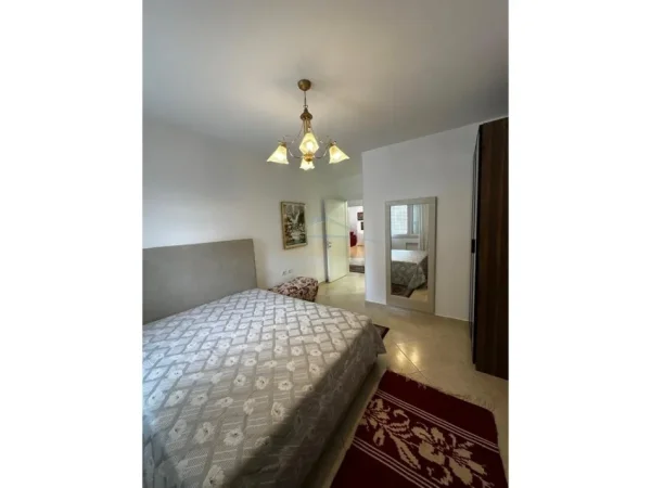 Tirane, jepet me qera apartament 3+1+2 Kati 7, 112 m² 1.400 € (9-KATESHET , Qender)