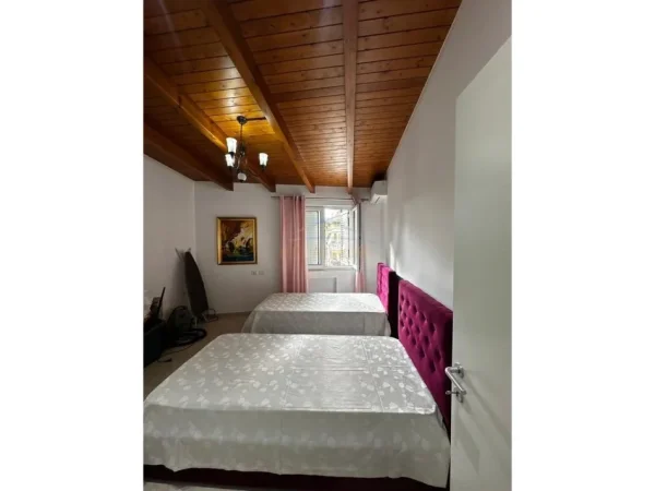 Tirane, jepet me qera apartament 3+1+2 Kati 7, 112 m² 1.400 € (9-KATESHET , Qender)