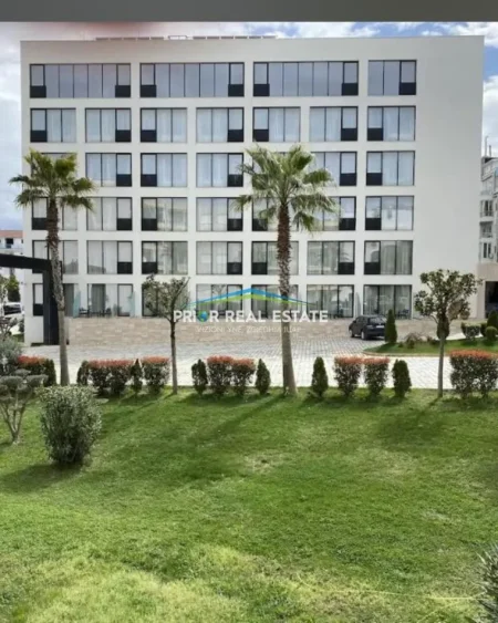 Durres, jepet me qera apartament 1+1 Kati 5, 55 m² 500 € (Golem)