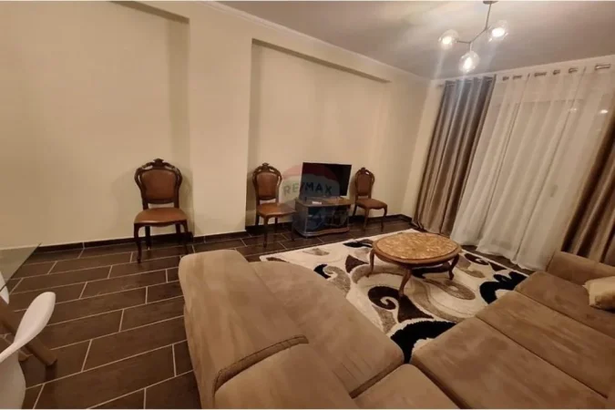 Tirane, jepet me qera 2+1+Ballkon Kati 6, 120 m² 500 € (Pallatet Cabej)