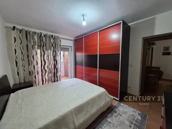 Tirane, jepet me qera apartament 2+1 Kati 1, 72 m² 630 € (Pazari Ri)