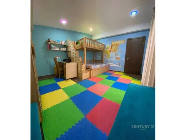 Tirane, jepet me qera apartament 2+1 Kati 9, 92 m² 1.200 € (yzberisht)