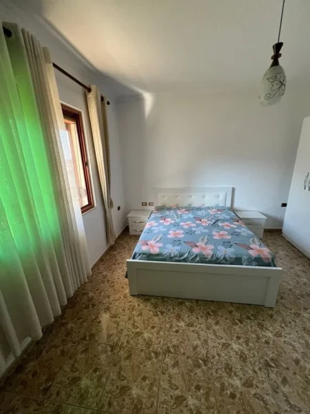 Tirane, jepet me qera apartament 1+1+Ballkon Kati 2, 75 m² 400 € (QYTET STUDENTI)