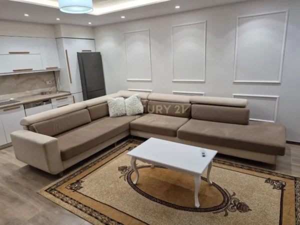 Tirane, jepet me qera apartament 2+1 Kati 2, 103 m² 800 € (liqeni Thate)