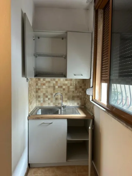 Tirane, jepet me qera apartament 1+1+Aneks+Ballkon Kati 0, 64 m² 466 € (Rruga Sulejman Delvina)