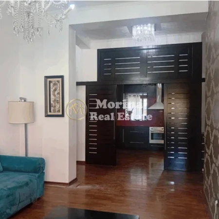 Tirane, jepet me qera apartament 2+1 Kati 3, 120 m² 1.200 € (Rruga e Barrikadave)
