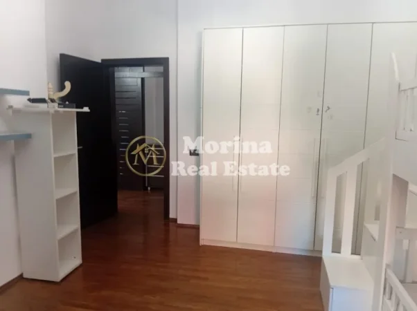 Tirane, jepet me qera apartament 2+1 Kati 3, 120 m² 1.200 € (Rruga e Barrikadave)
