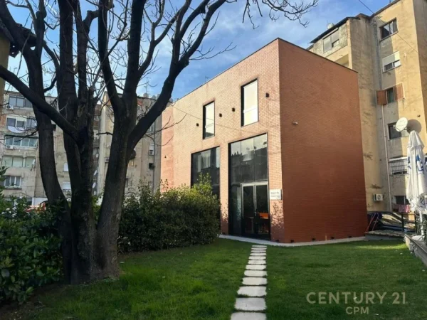 Tirane, shitet ambjent biznesi Kati 3, 240 m² 870.000 € (Rruga e Durresit)