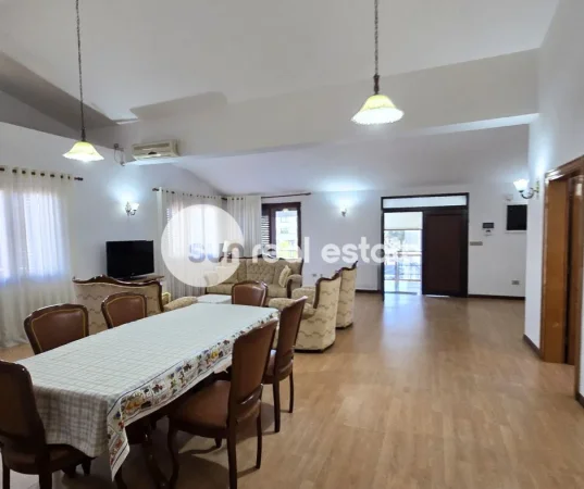 Shkoder, jepet me qera Vile 3 Katshe Kati 2, 150 m² 800 € (QENDER)