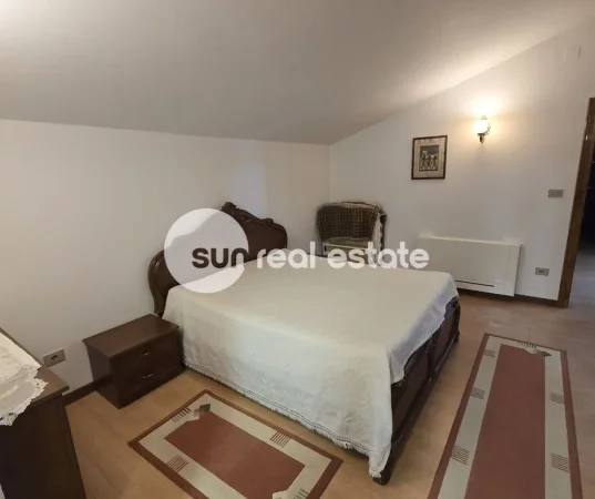 Shkoder, jepet me qera Vile 3 Katshe Kati 2, 150 m² 800 € (QENDER)