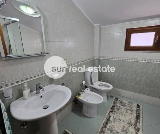 Shkoder, jepet me qera Vile 3 Katshe Kati 2, 150 m² 800 € (QENDER)