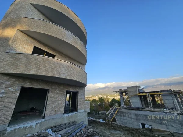 Tirane, shitet Vile 3+1+Aneks+Ballkon Kati 3, 234 m² 409.200 € (Farke)