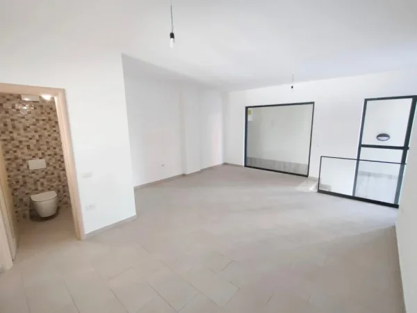 Tirane, shitet ambjent biznesi Kati 0, 44 m² 170.000 € 