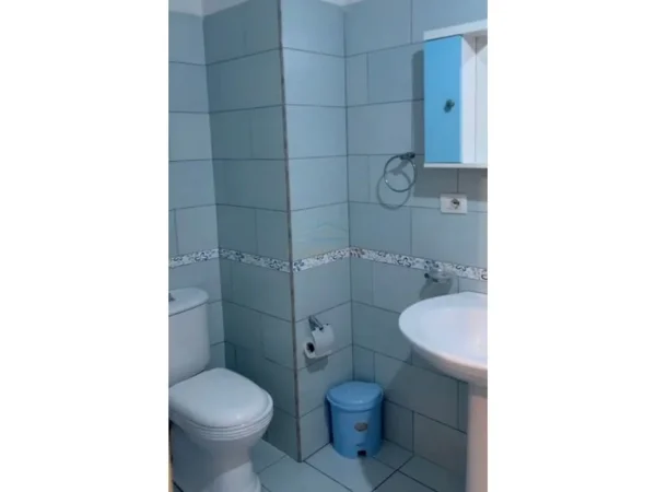 Tirane, jepet me qera apartament 2+1 Kati 4, 97 m² 500 € (ASTIR , Rruga Joklin Persi)