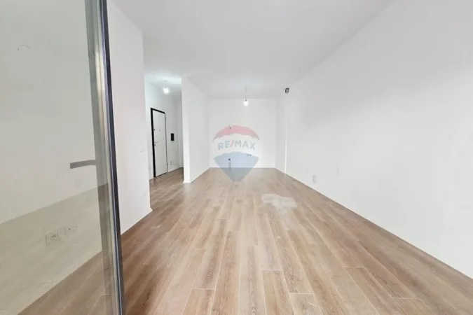 Tirane, jepet me qera zyre Kati 4, 90 m² 1.200 € (Galeri Roma RRuga e Kavajes)