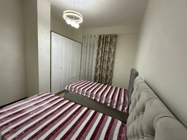 Tirane, jepet me qera apartament 2+1 Kati 2, 110 m² 850 € (LIQENI I THATE)