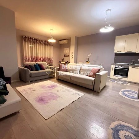 Tirane, jepet me qera apartament 1+1 Kati 2, 71 m² 600 € (Rruga Jordan Misja)