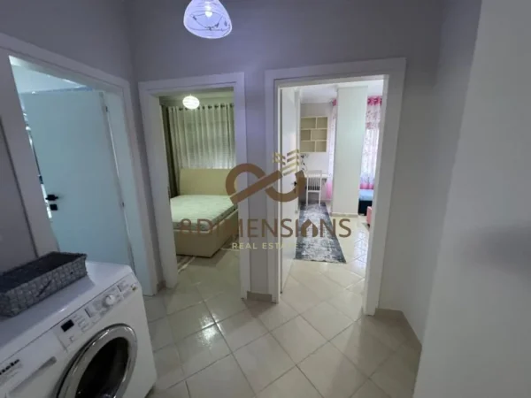 Tirane, jepet me qera apartament 2+1+Ballkon Kati 2, 100 m² 600 € (kodra e diellit)
