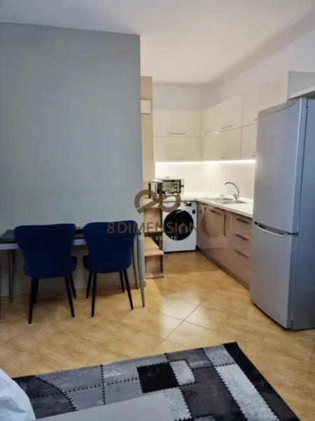 Tirane, jepet me qera apartament 1+1+Ballkon Kati 5, 63 m² 400 € (Pallatet Cabej)