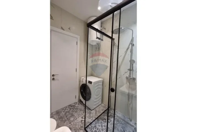 Tirane, jepet me qera apartament 1+1+Ballkon Kati 4, 55 m² 650 € (Myslym Shyri)