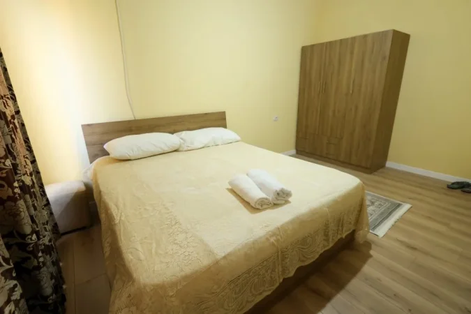 Tirane, jepet me qera apartament 1+1 Kati 4, 55 m² 300 € (Hotel Gaxherri ne Fresk)